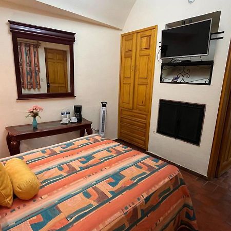 Hotel Antigua Casa De Piedra Сан Мигел де Аленде Екстериор снимка