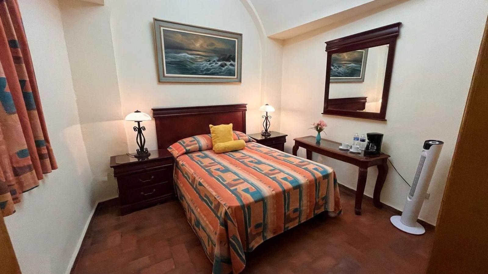 Hotel Antigua Casa De Piedra Сан Мигел де Аленде Екстериор снимка