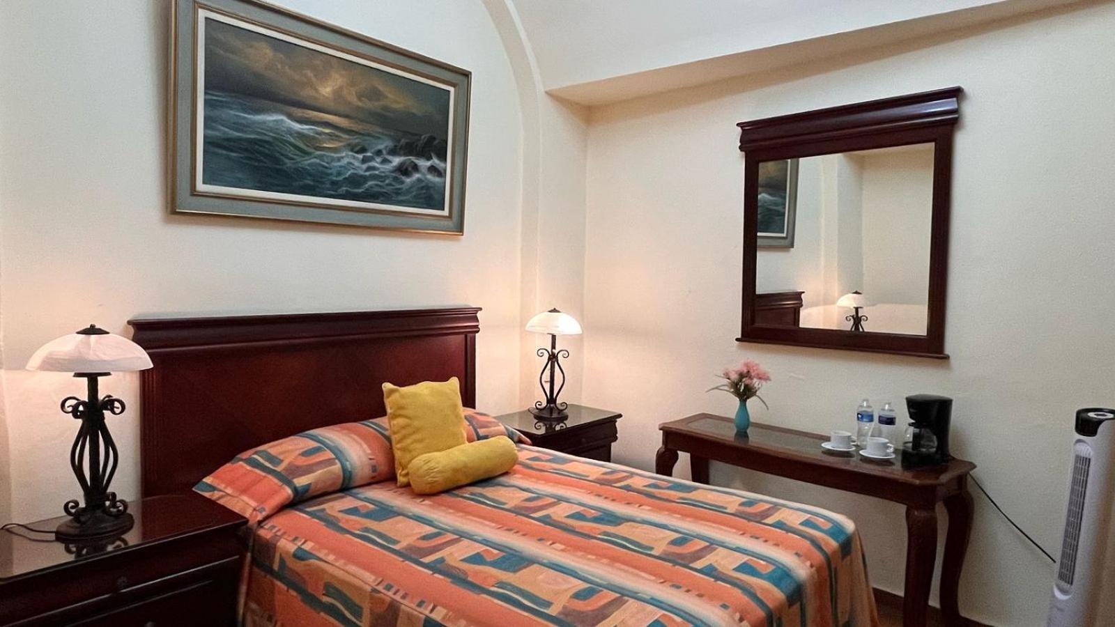 Hotel Antigua Casa De Piedra Сан Мигел де Аленде Екстериор снимка