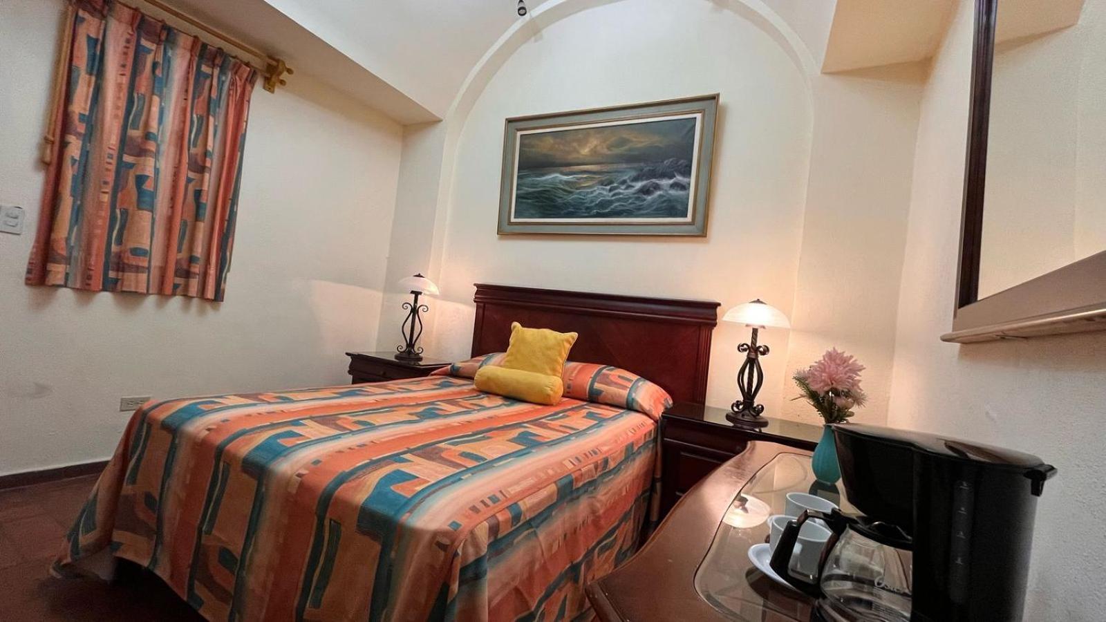 Hotel Antigua Casa De Piedra Сан Мигел де Аленде Екстериор снимка